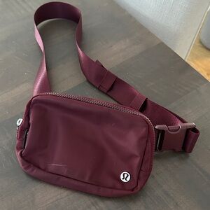 Lululemon Everywhere Belt Bag 1L (Red Merlot)